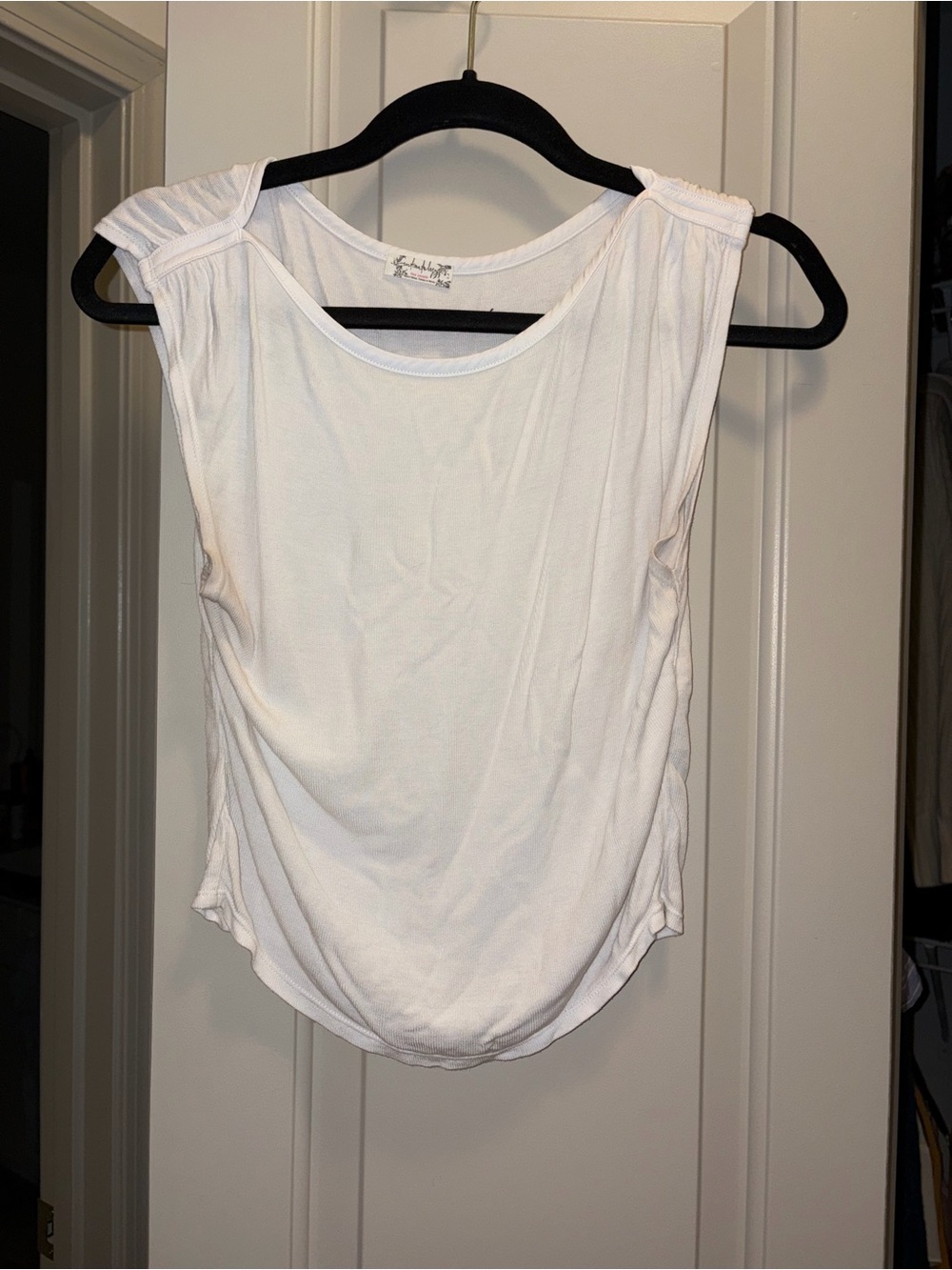Intimately by Free People White Sleeveless Scoop Neck Women’s Muscle Top